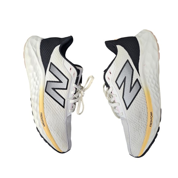 New‎ Balance Women's Fresh Foam Arishi v4 White/Peach Blossom Sneakers Size 9.5 - Picture 3 of 12